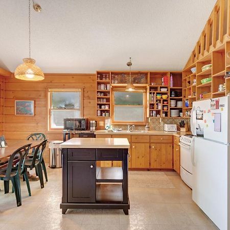 Walloon Lake Cottage Бойн Сити Екстериор снимка