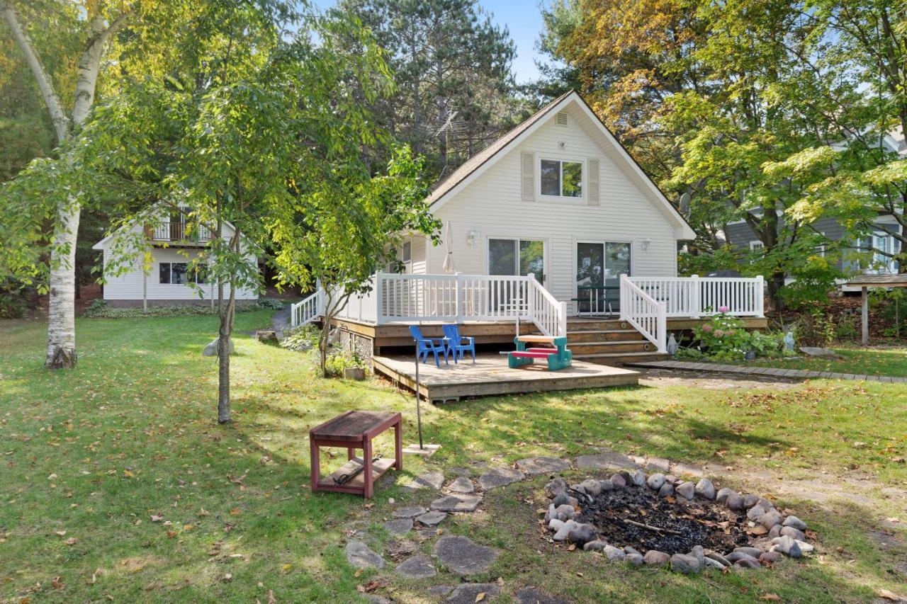 Walloon Lake Cottage Бойн Сити Екстериор снимка