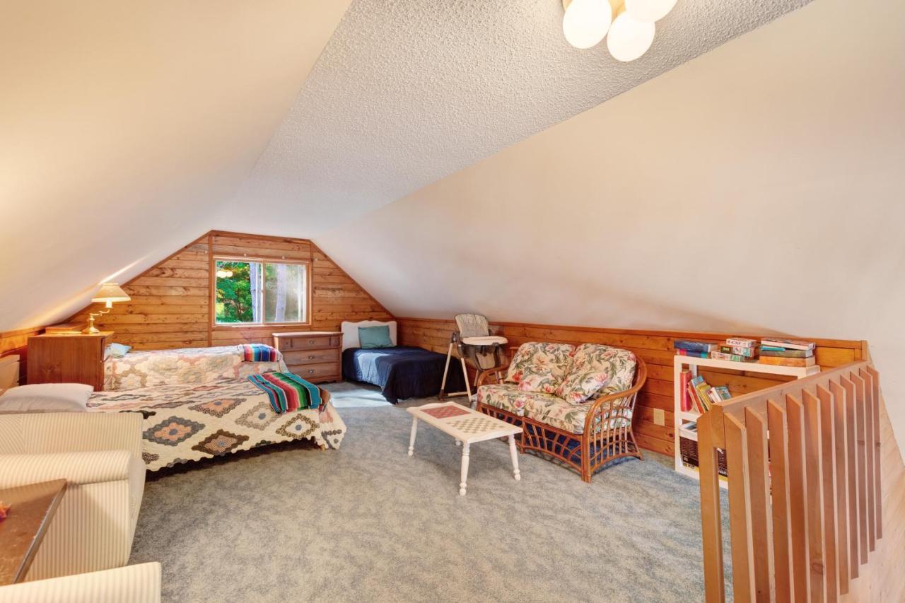 Walloon Lake Cottage Бойн Сити Екстериор снимка