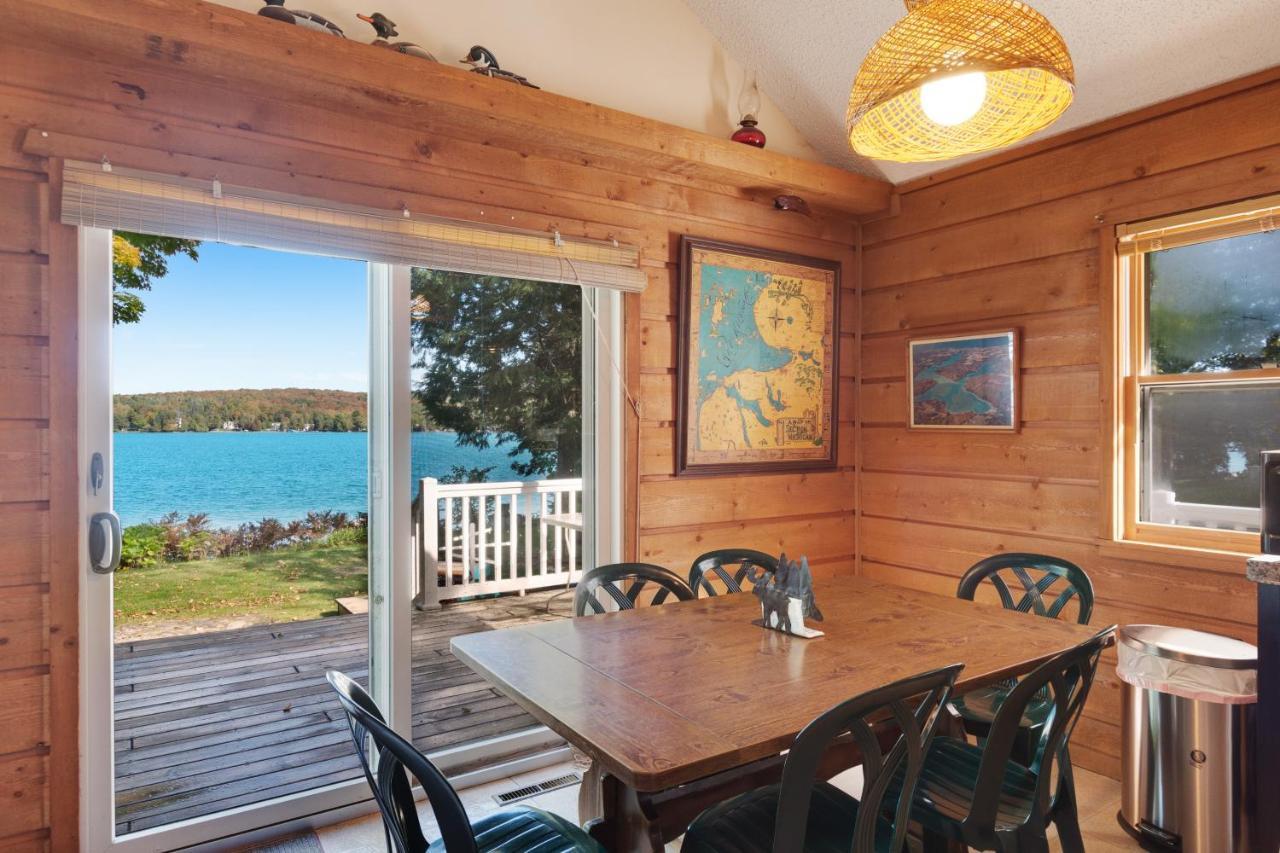 Walloon Lake Cottage Бойн Сити Екстериор снимка